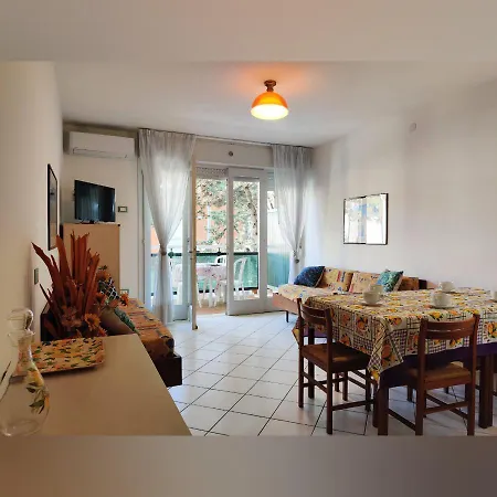 아파트 Girasole Con Piscina, Tipo G Ai Piani